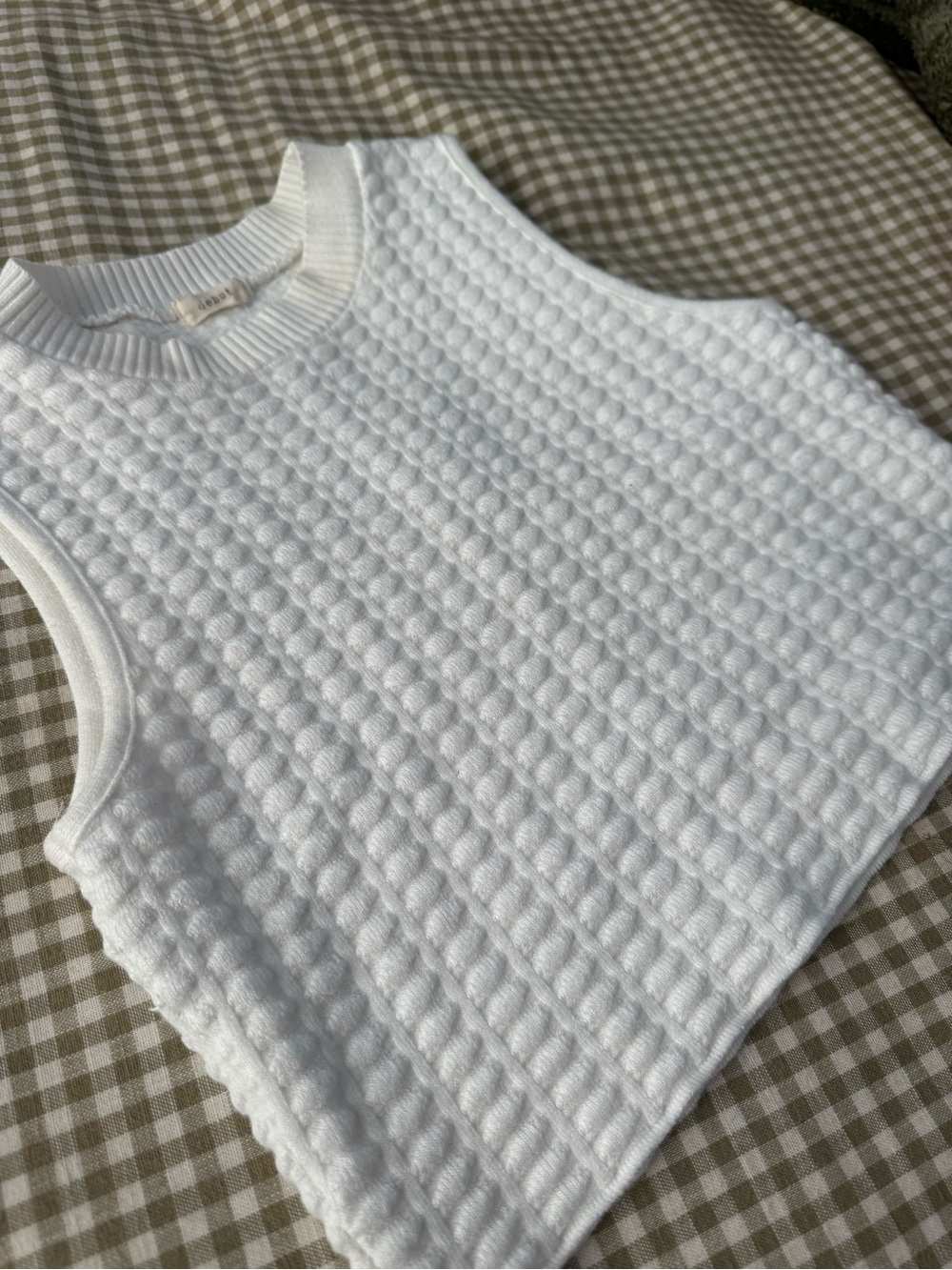 Debut White Textured Knit High Neck Cropped Tank - Picture 4 of 6